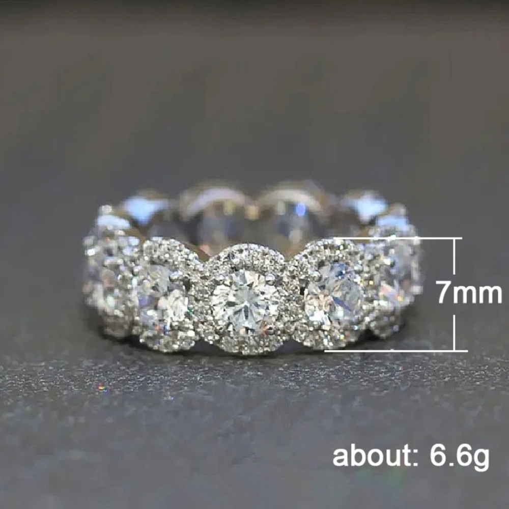 HOST PICK 👌😍Gorgeous Diamond Band Ring - Picture 2 of 5